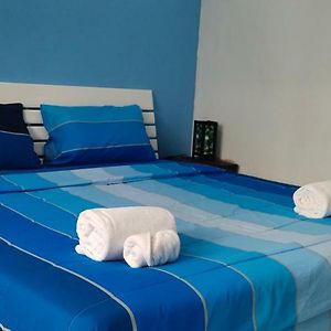 Zimmer mit Kingsize-Bett